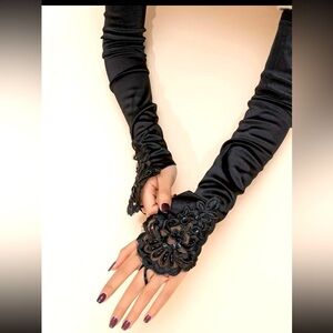 Ruffle Trim
Decorated Satin Thong Panty
Embroidered Long Fingerless Gloves nwt
